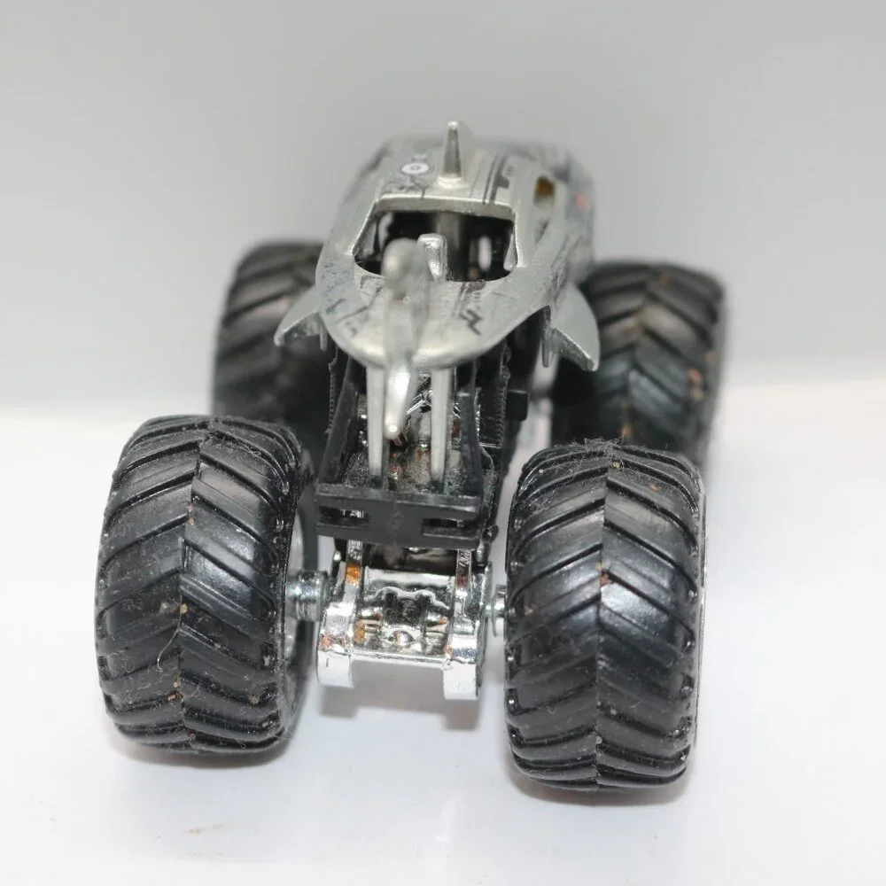 Hot Wheels Monster Jam Cyborg Shark 1/64